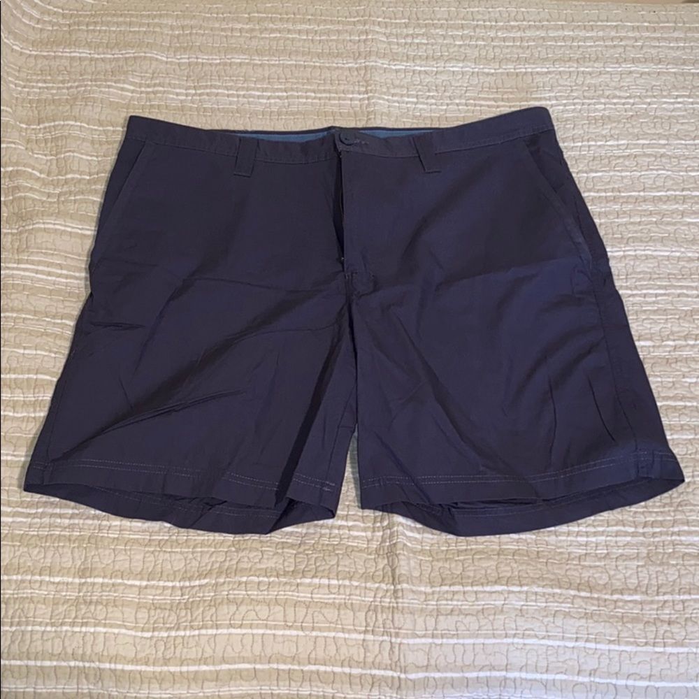 Men’s Navy Blue Columbia Shorts 40w